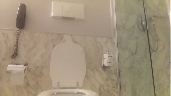 Во када со црвенокоса.