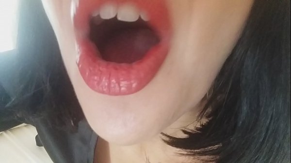 Мила, маќеата нема да те пушти денес на училиште... премногу ми требаш...